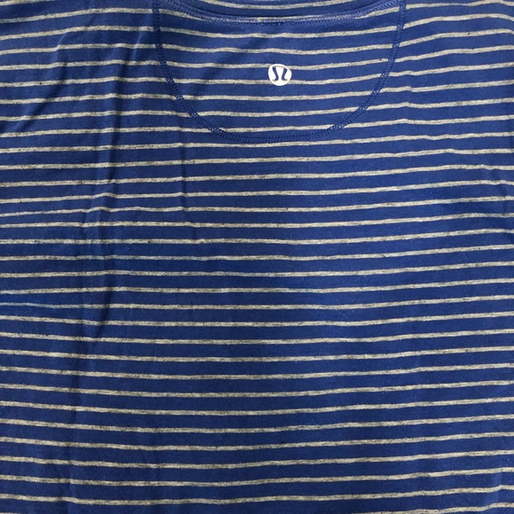 Lululemon T-shirt - Picture 4 of 5